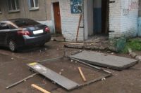 «Что касается происшествия в Лесосибирске – в дверь действительно могла ударить молния», - рассказывает учёный секретарь красноярского Института физики, к.ф.-м.н. Антон Злотников.