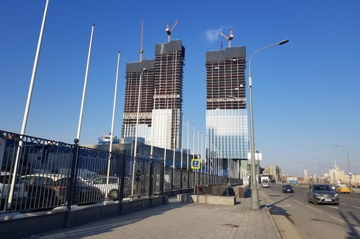 МЧС: на крыше Capital Towers в Москве, вероятно, горели строительные леса