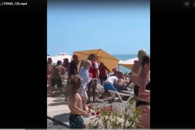 Момент избиения туриста из Белоруссии попал на видео.