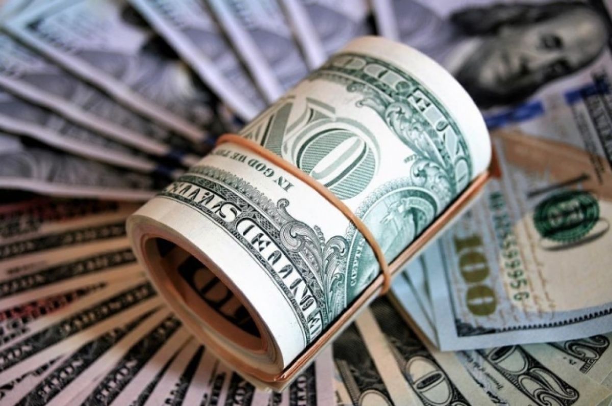 На открытии торгов Мосбиржи доллар вырос до 55,77 рубля