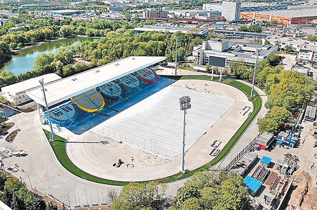 Закончена реконструкция футбольного стадиона «Москвич» на Волгоградском проспекте.