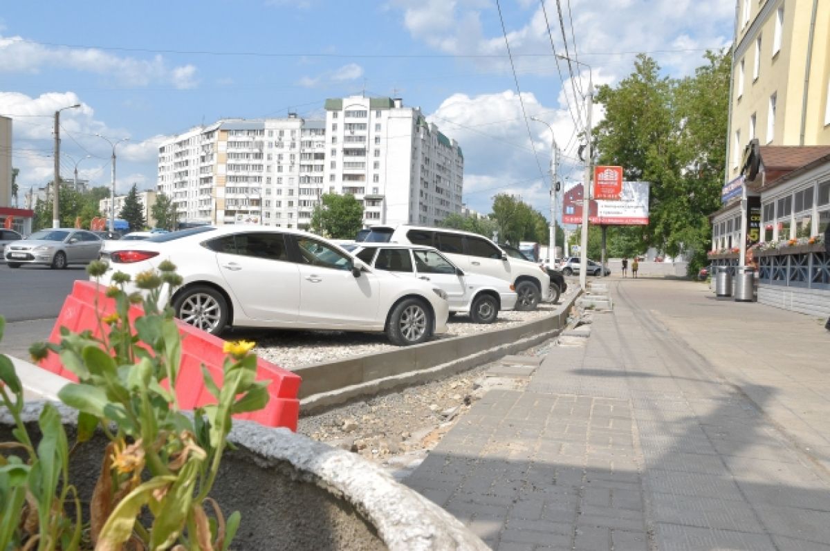 В Твери продолжаются работы по благоустройству площади Конституции | АиФ  Тверь