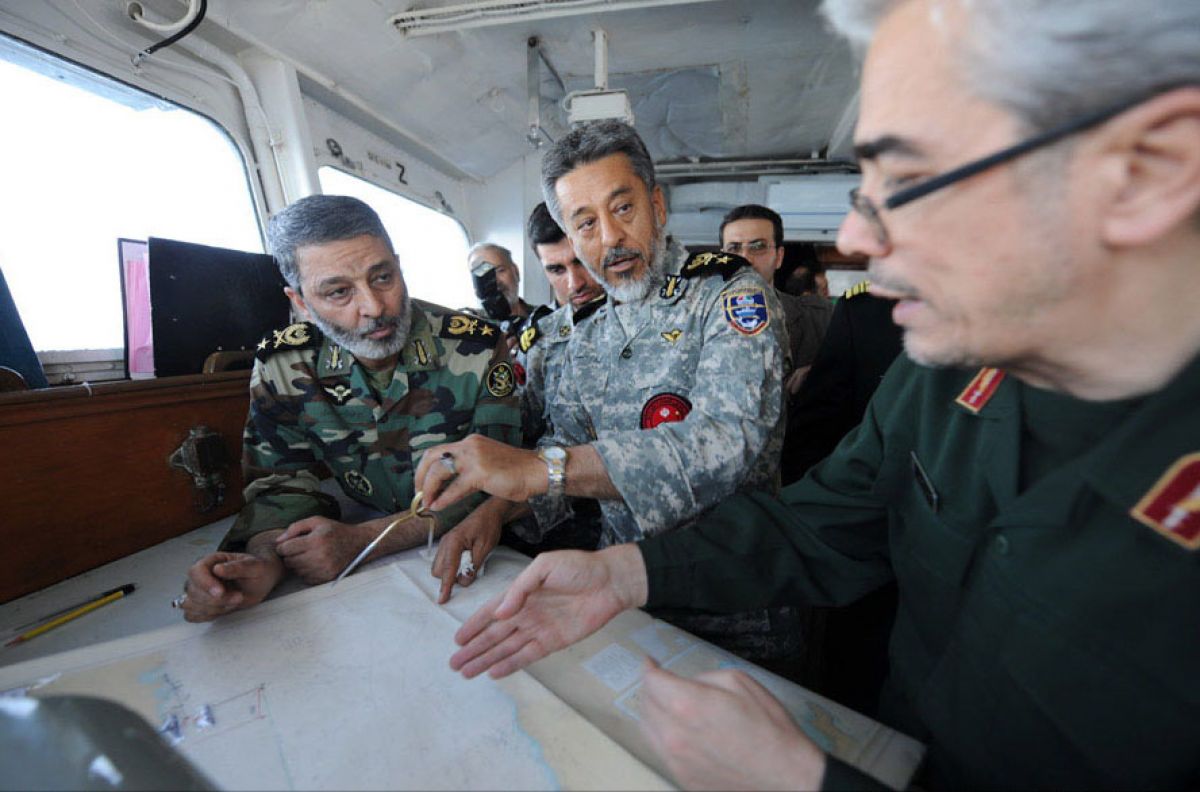 СМИ: Иран начал военные учения в Каспийском море