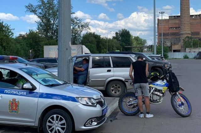ДТП произошло на парковке супермаркета «Лента» на ул. Свердловской, 73. 