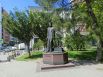 Памятник А.П. Чехову на перекрестке улиц Пушкинской и Чехова.
