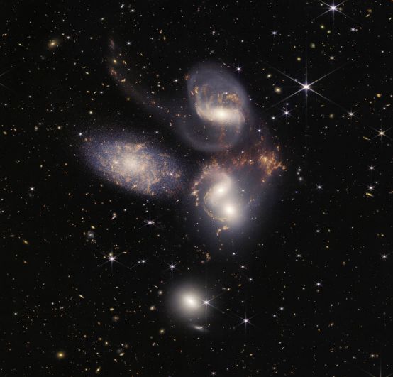 Квинтет Стефана, визуальная группа из пяти галактик.