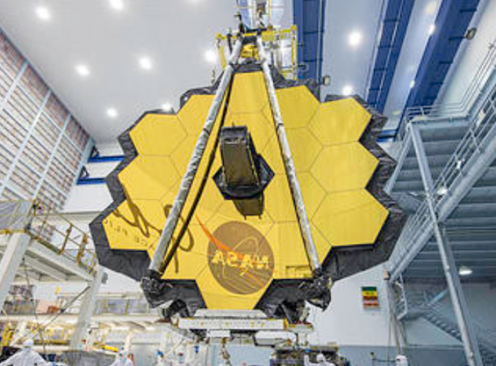Космический телескоп НАСА имени Джеймса Уэбба, созданный в сотрудничестве с ЕКА (Европейское космическое агентство) и ККА (Канадское космическое агентство).