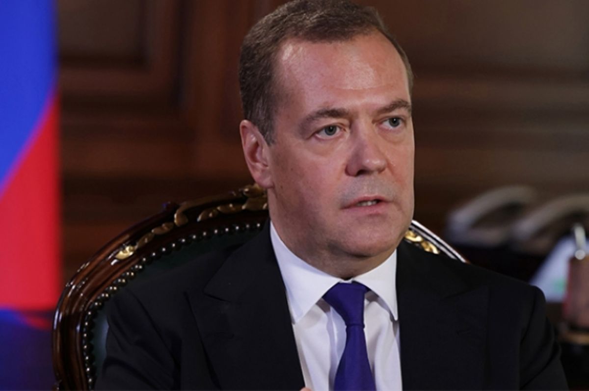 Медведев считает решение ЕК по транзиту в Калининград «просветом разума»