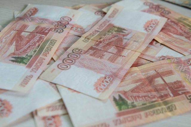 Путем обмана злоумышленники похитили у жителя п. Харп денежные средства в сумме около 1 млн 600 тыс. рублей.