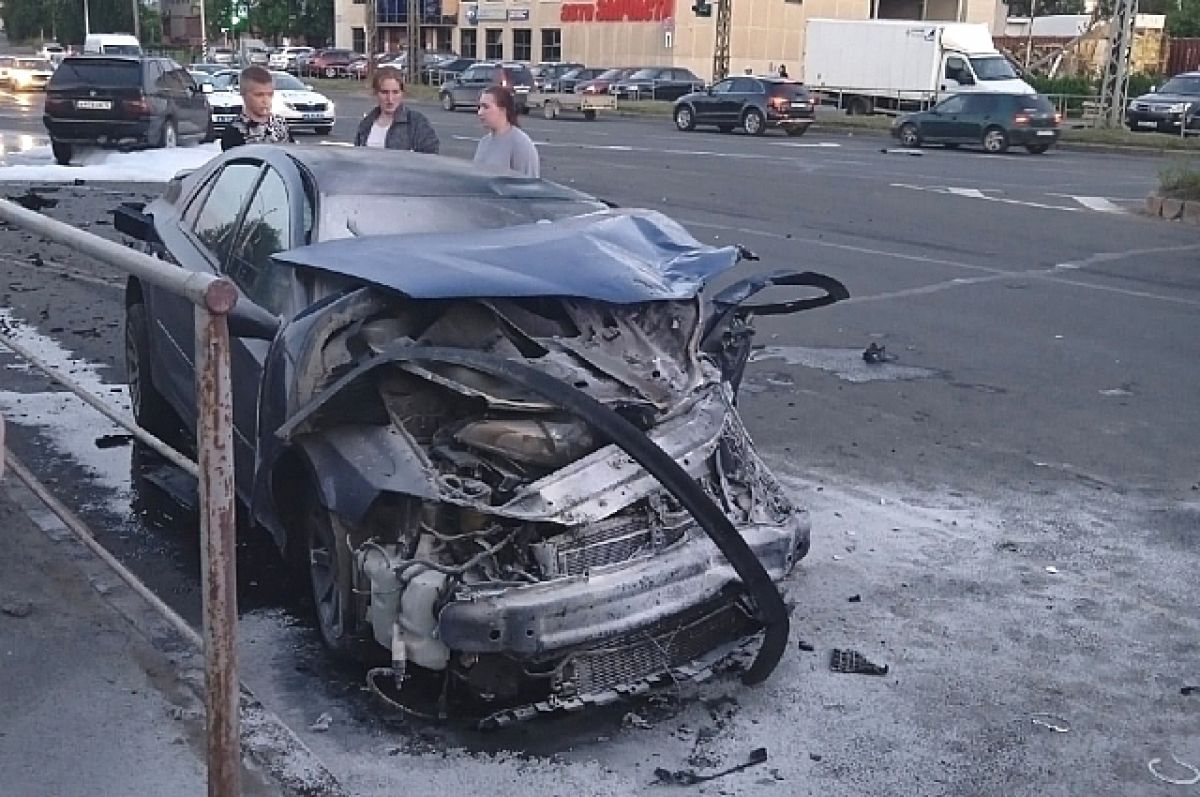 Групповая авария произошла на популярном перекрестке в Петрозаводске | АиФ  Карелия