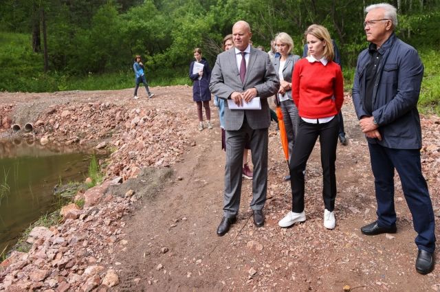 По предварительным данным, благоустройство локации у пруда рядом с ручьём Серебряниковский завершат к концу 2022 года.