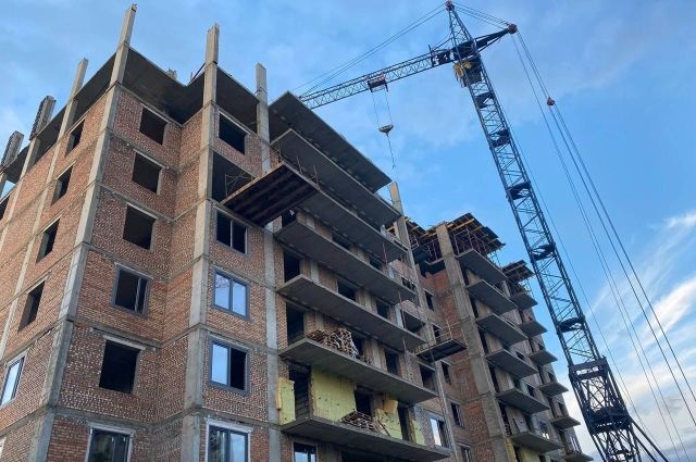 Что послужило причиной падения, выяснит следствие в ходе проверки.
