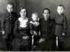 № 4. Братья Семилеткины (слева-направо) Коля, Витя, Боря с мамой и бабушкой.  г.Ярославль, 1938 г.