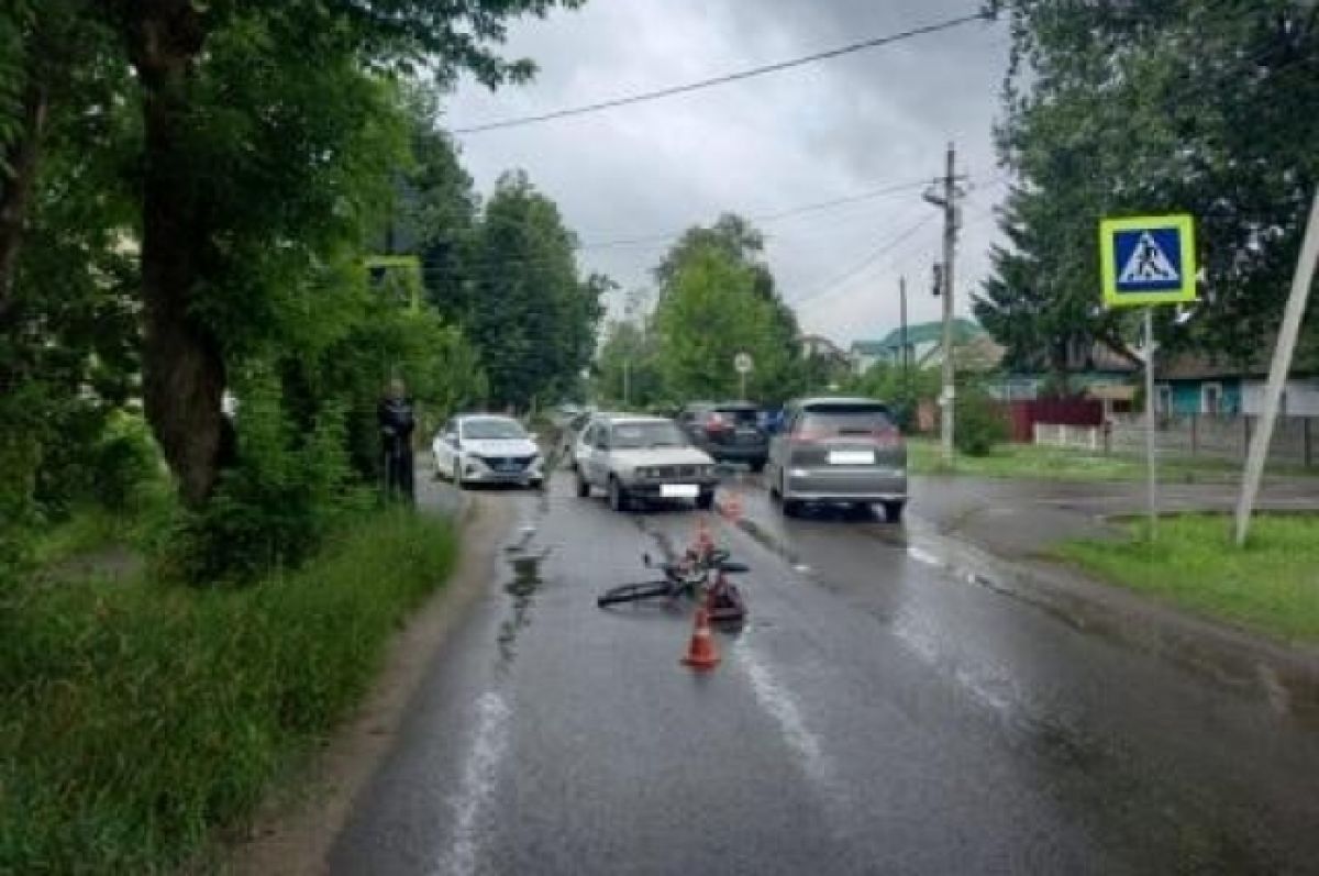 Молодая велосипедистка в Брянске не уступила дорогу и получила штраф