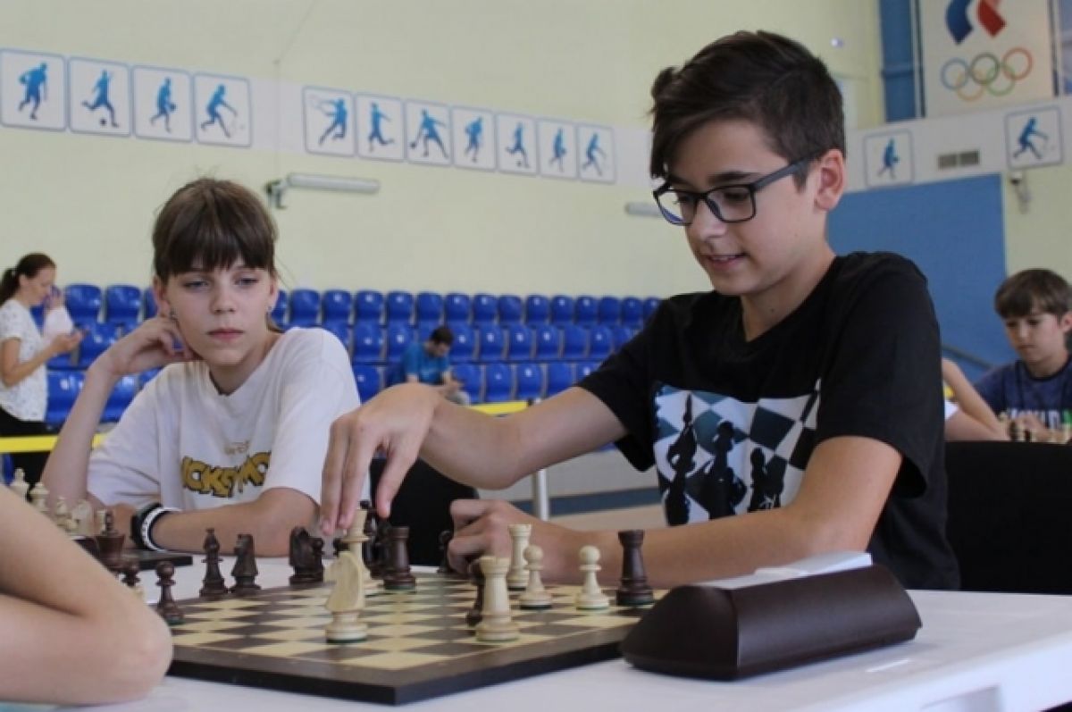 В Брянске начались всероссийские соревнования по быстрым шахматам
