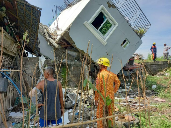 Последствия землетрясения в регионе Илокос на Филиппинах
