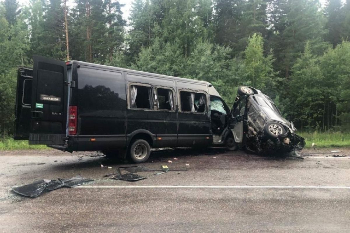 Вылетел на встречку. В ДТП с автобусом под Красноярском погибли 2 человека  | АиФ Красноярск