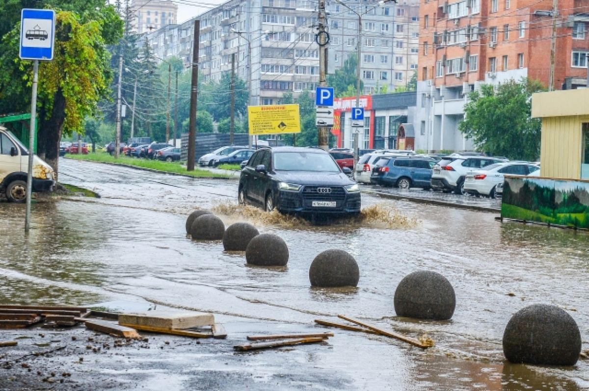 Новости погоды в омске. Ливень. Ливень в городе. Ливень в Омске. Омск затопило.