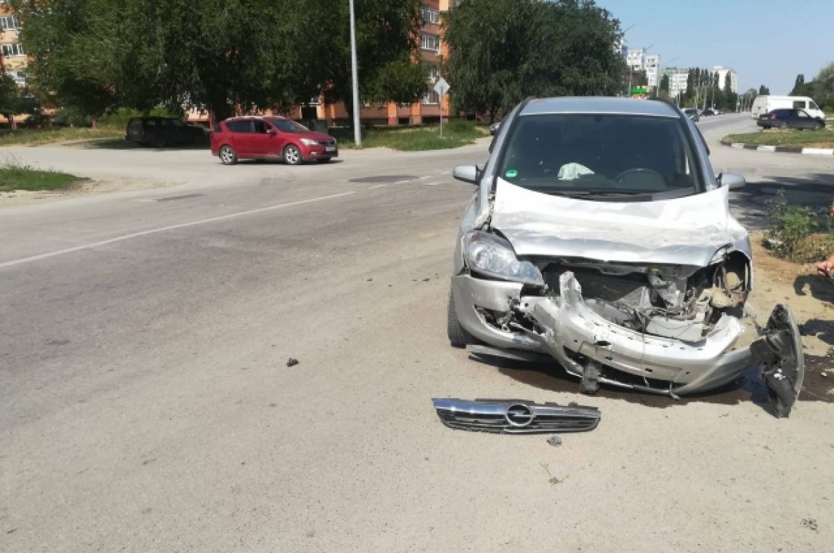 Две пассажирки пострадали в аварии с неуправляемой «Газелью» в Волгодонске