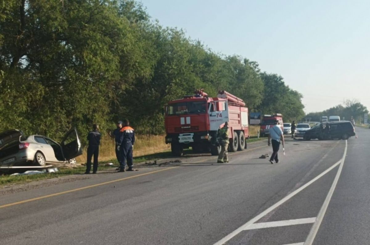 Два человека погибли и двое пострадали в ДТП на трассе в Ростовской области