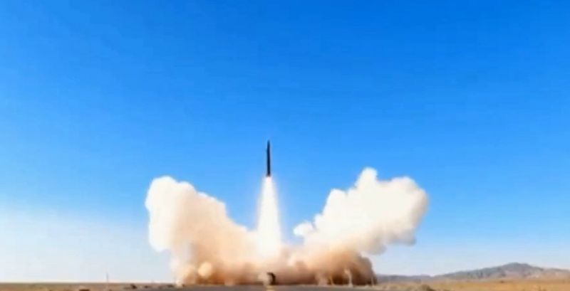 31 июля прошли учения Народно-освободительной армии Китая (НОАК) с боевой стрельбой, в ходе которых была испытана гиперзвуковая ракета комплекса DF-17 недалеко от острова Пинтань в 120 км от Тайваня