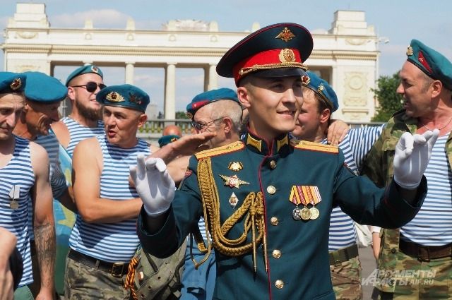 Празднование Дня ВДВ в городах России