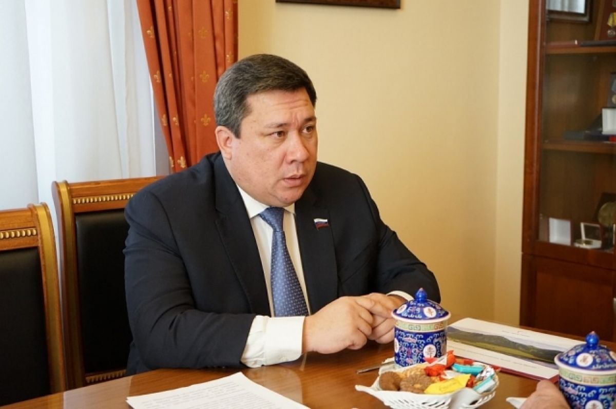 Сенатор от Алтая Владимир Полетаев поднялся в рейтинге «Медиалогии»