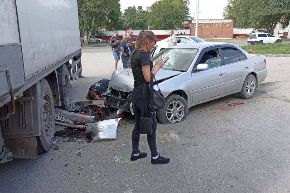 Водитель Toyota устроил тройное ДТП на Северном проезде в Новосибирске |  АиФ Новосибирск