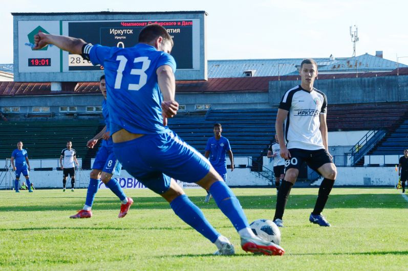 ФК «Иркутск» одержал победу над «Бурятией» благодаря голу на 90 минуте.