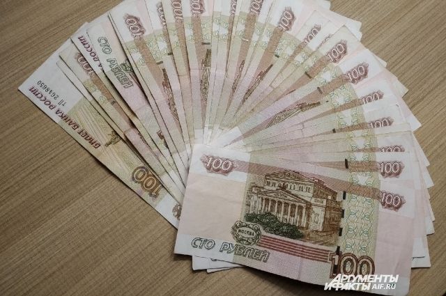 Таксист выманил у челнинки 5000 рублей. 