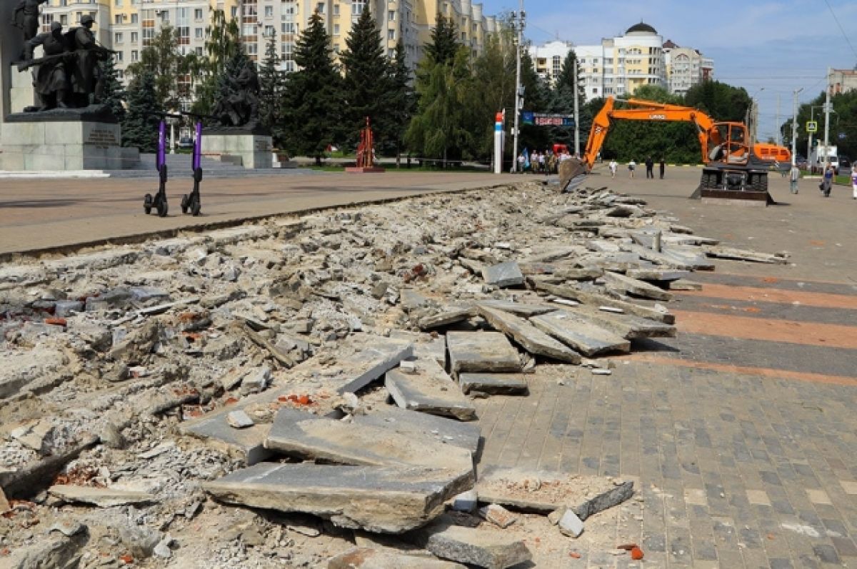 В Брянске приступили к ремонту площади Партизан
