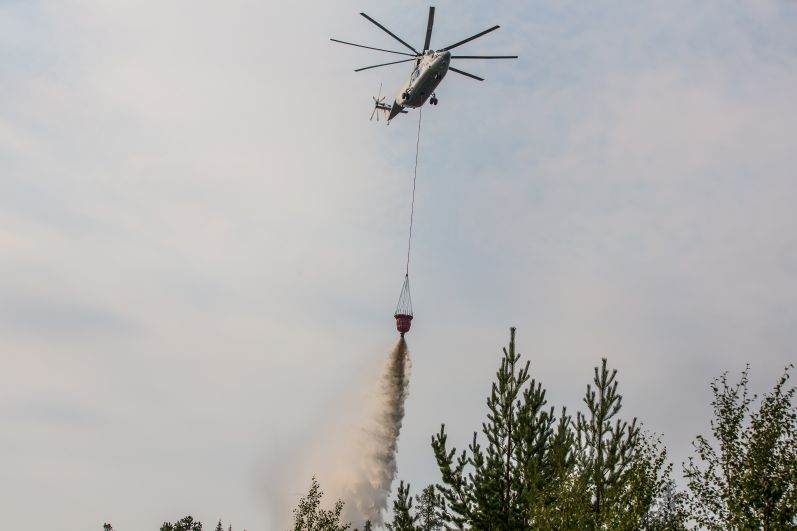 8 вертолетов на вооружении у пожарных