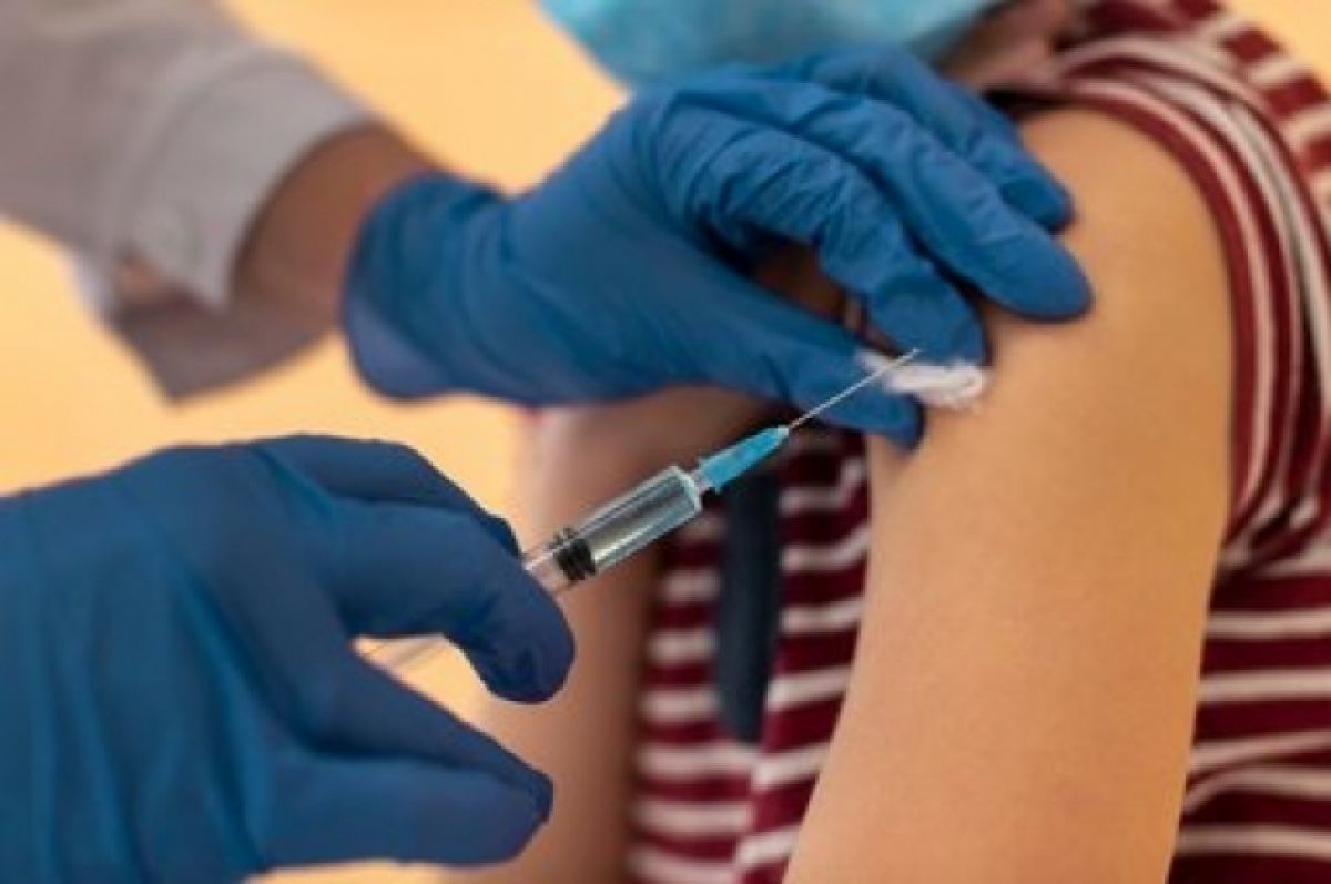 Прививку от коронавируса сделали более 3000 ростовских подростков
