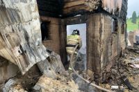 В Красноярском крае произошел пожар в деревне Жаровск, в котором погибла женщина и её трое детей.