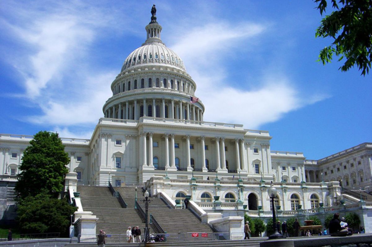 Мужчина покончил с собой рядом с Конгрессом США в Вашингтоне