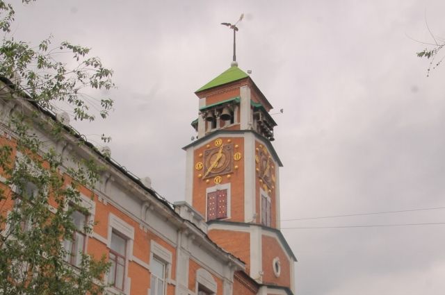 Часы на башне в Оренбурге вновь исправны