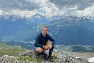 Е. Жуков: «Уезжаю и думаю, больше так высоко подниматься не буду. Но проходит месяц, и меня снова тянет в горы».