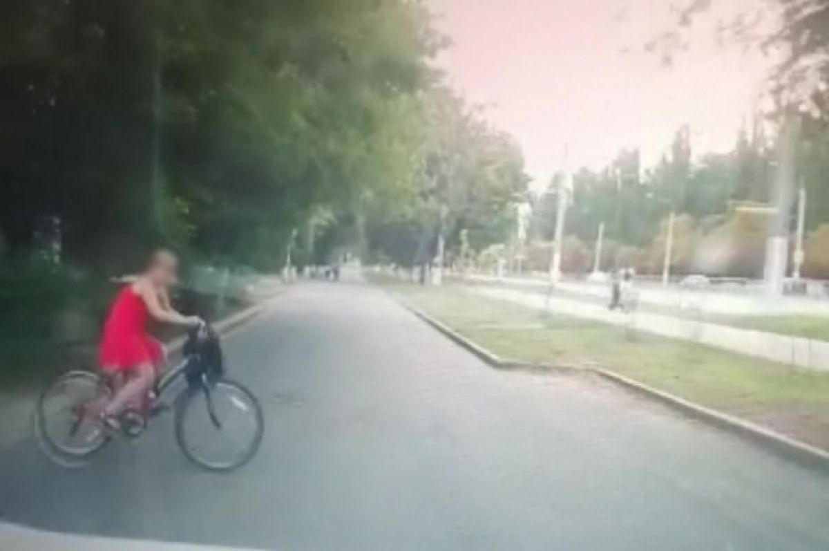 12-летняя велосипедистка попала под колеса автомобиля в Брянске