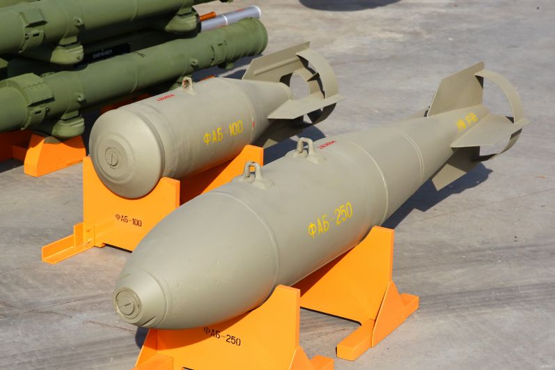 Фугасные авиационные бомбы ФАБ-250 и ФАБ-100 