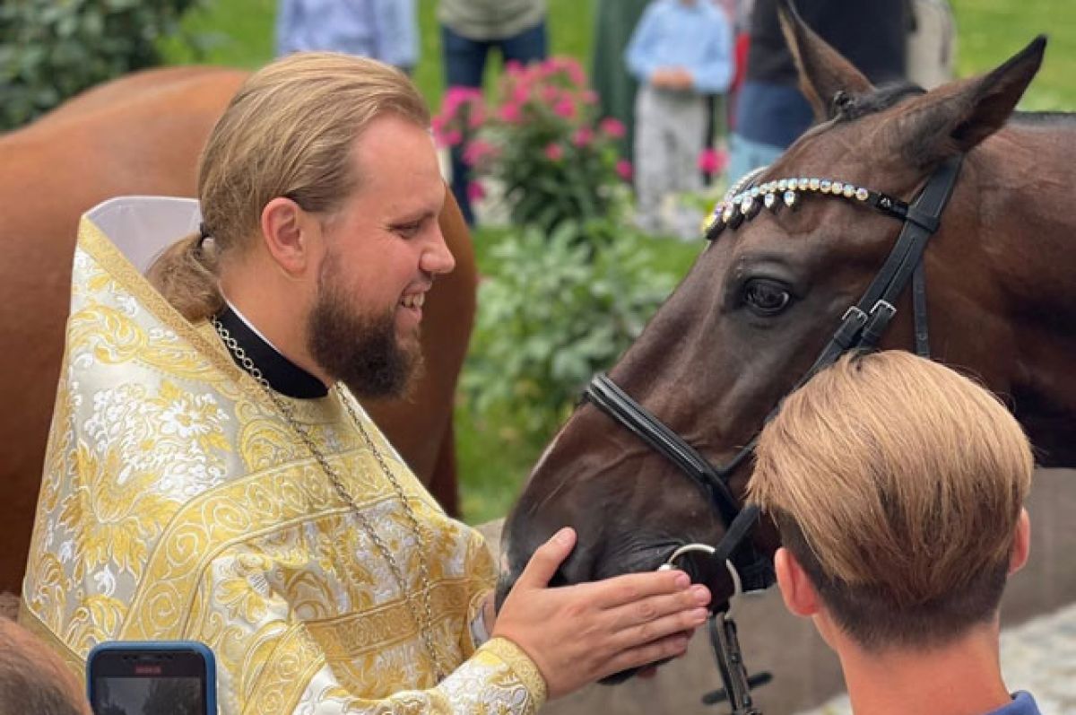 В московском храме возродили традицию освящения лошадей на Преображение