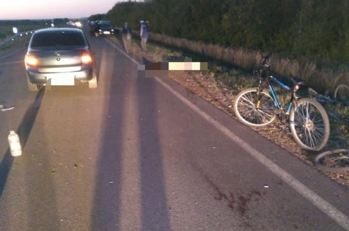 16 августа 20. Велосипедист сбил человека. ДТП велосипед и автомобиль.