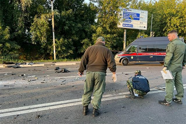Следственный комитет РФ на месте взрыва автомобиля.