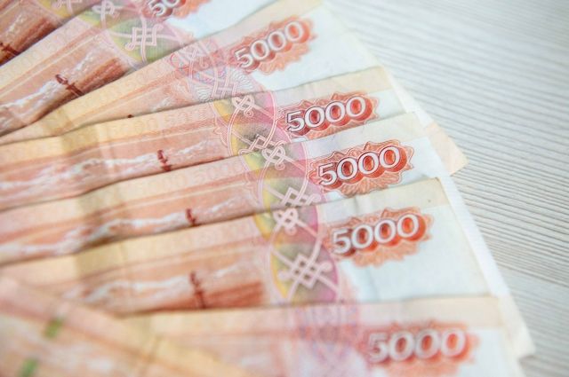 Женщина украла у пенсионерки 40 тысяч рублей.