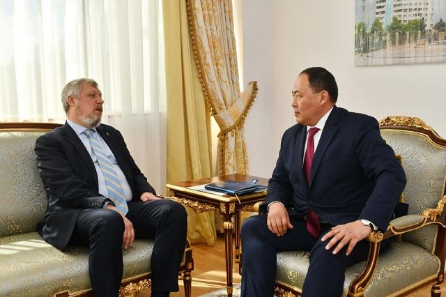 Встреча заместителя министра иностранных дел Ермухамбета Конуспаева с послом украины в РК Петром Врублевским.