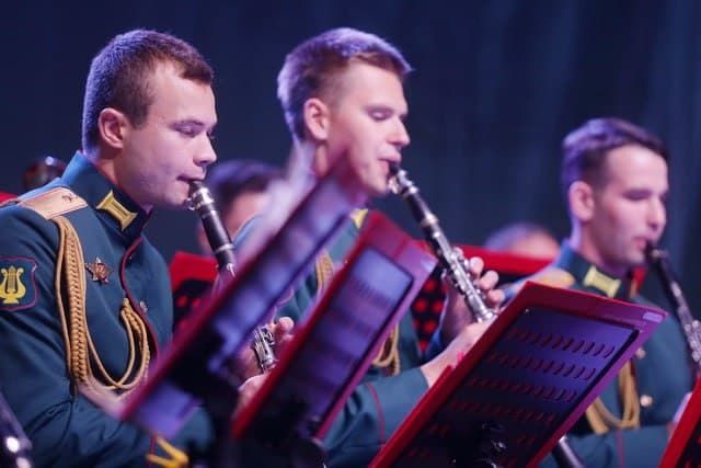 Для красноярцев в честь 80-й годовщины обороны Диксона выступит Академический ансамбль Российской Армии имени А.В. Александрова.