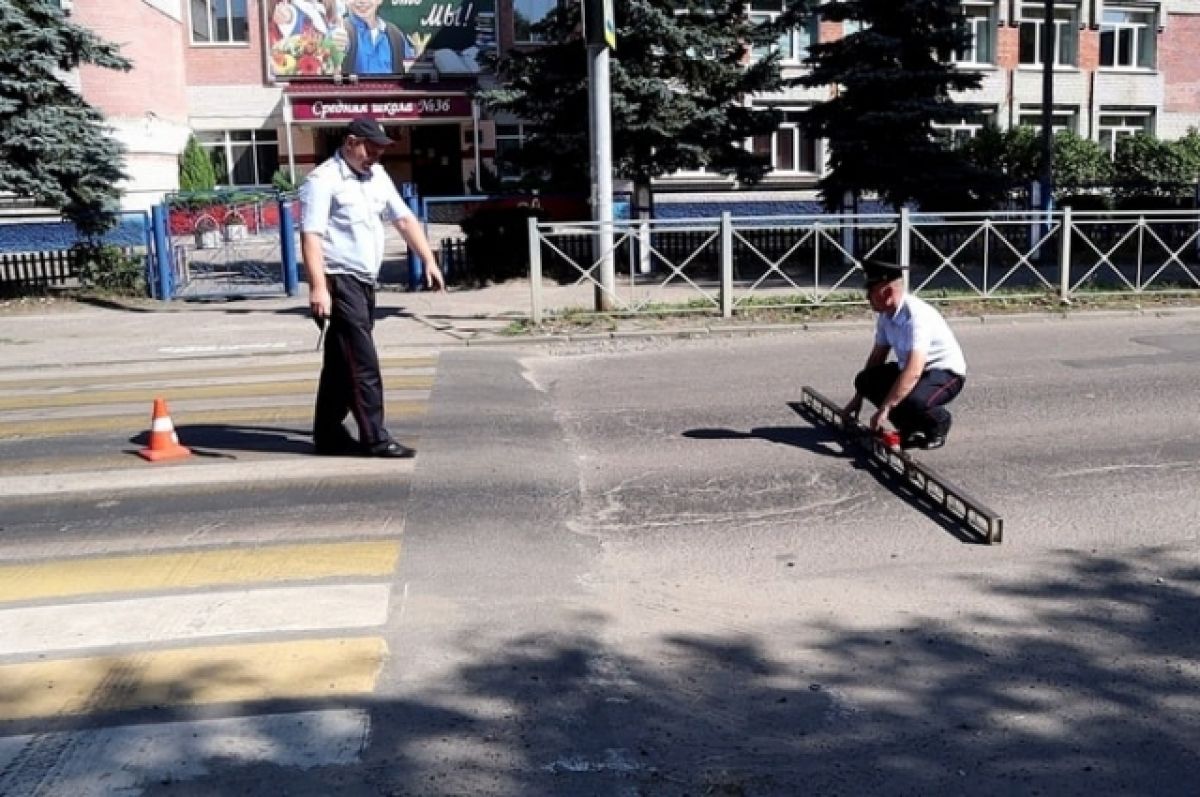В Брянске проверили состояние дорог около школ