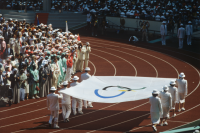 Открытие XXIV летних Олимпийских игр (17 сентября — 2 октября).