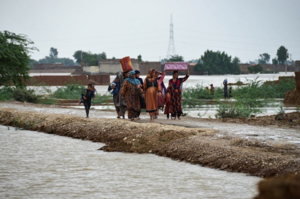 Пакистан попросил другие страны помочь в борьбе с последствиями наводнений