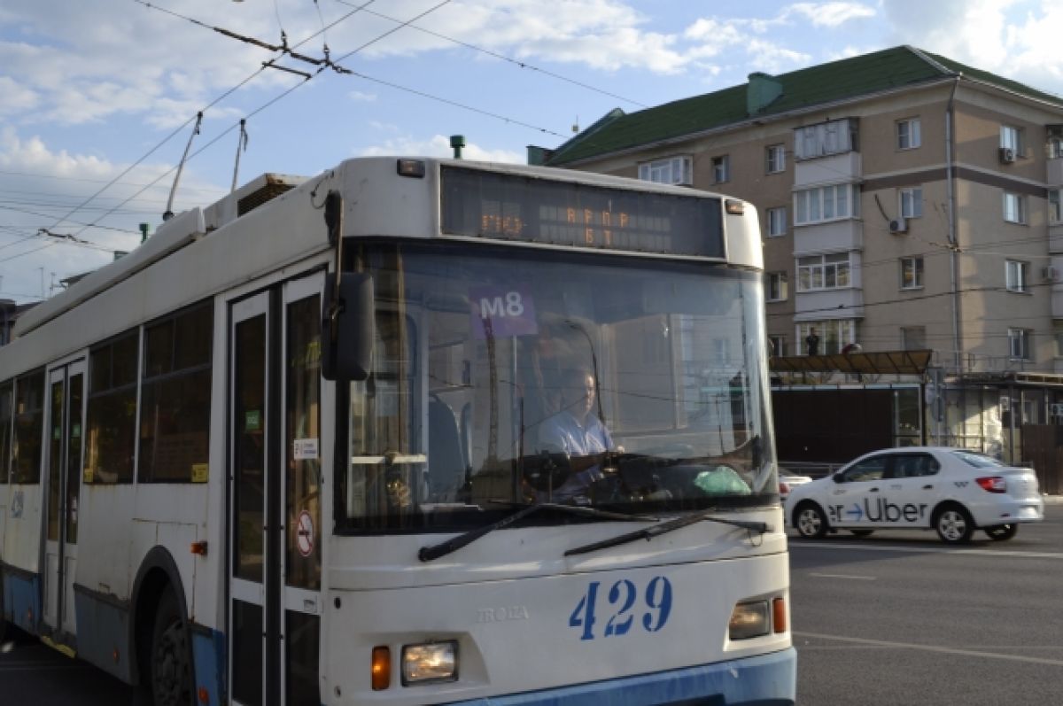 84-летняя старушка выпала из троллейбуса в Рубцовске