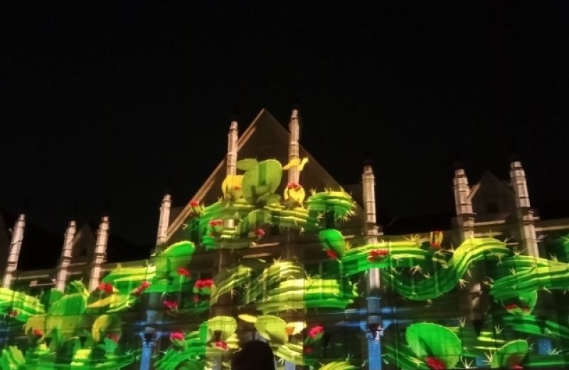 Визуальное шоу на фасаде «Маяка».